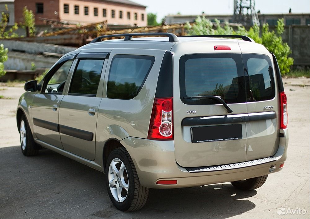 Пластиковая накладка на бампер Lada Largus