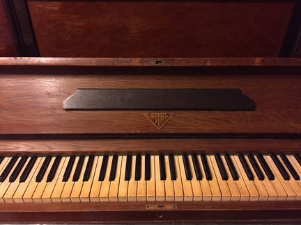 Пианино антиквариат