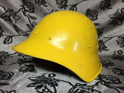 Жёлтая каска-оригинальный шлем Швейцарии