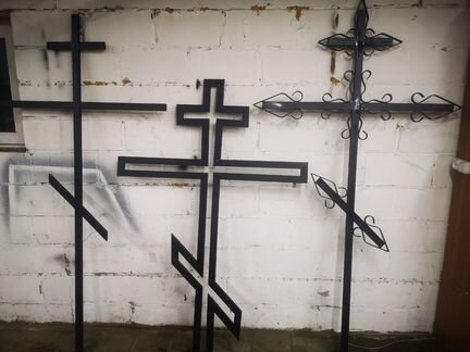 Изготовление крестов и оградок на кладбище