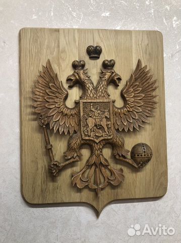 Герб России из дерева