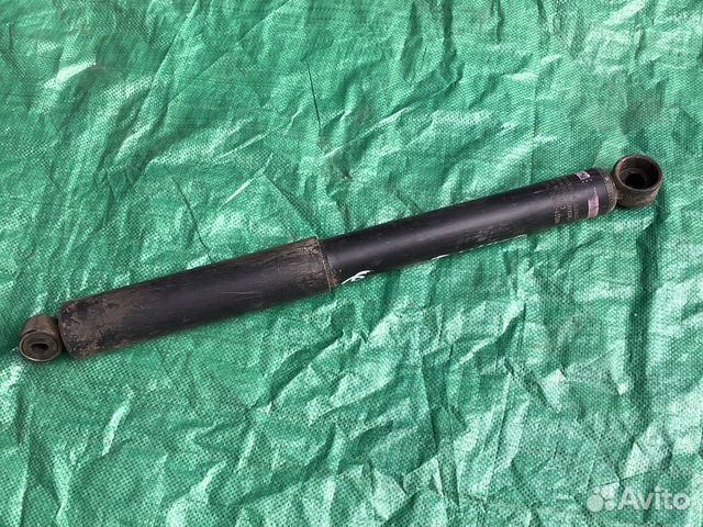 Амортизатор задний Toyota Hiace