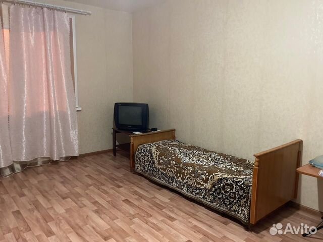 

1-к. квартира, 37 м², 1/2 эт.