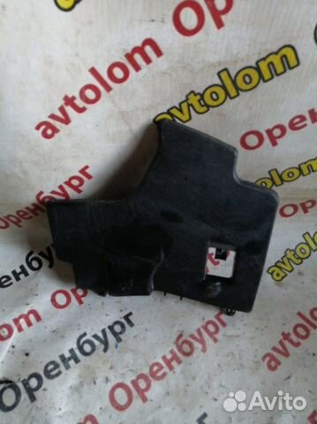 Дефлектор радиатора правый Toyota Corolla 150