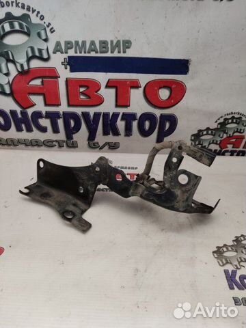 Крепление помпы инвертора Toyota Prius хэтчбек III