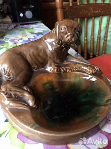 Пепельница фаянсовая с собакой