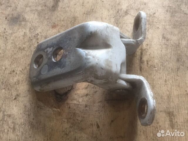 Петля двери передней правой nissan almera g15