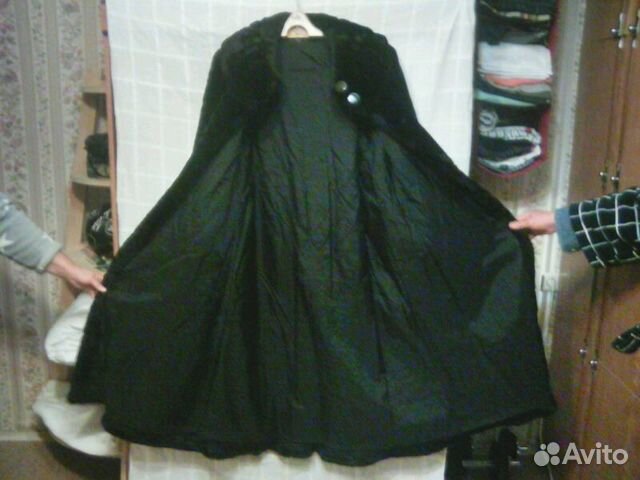 Шуба из мутона новая(торг уместен)