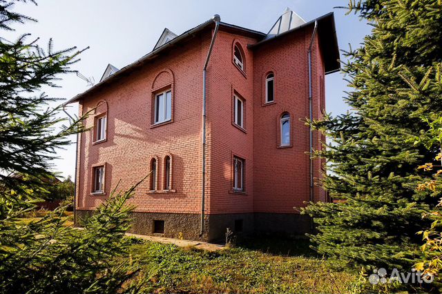 

10-к. и более коттедж, 600 м²