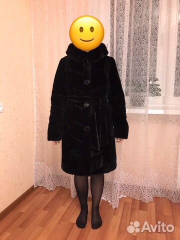 Шуба мутоновая, комбинированная с черной норкой Шуба мутоновая, комбинированная с черной норкой