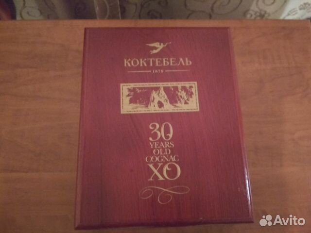 Деревянная коробка для бутылки коньяка