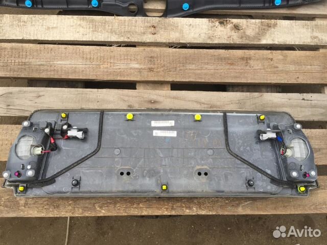 Накладка двери багажника Lexus LX 570 2015 )