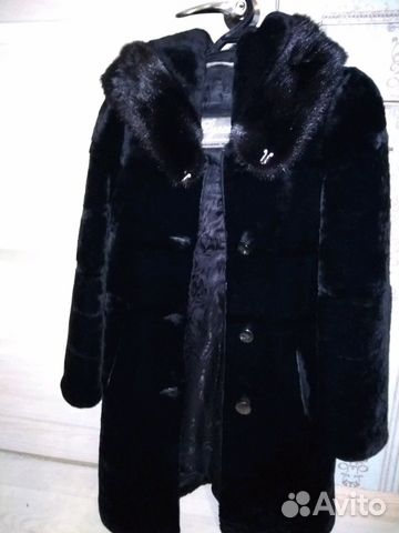 Мутоновая шуба с отделкой воротника норка