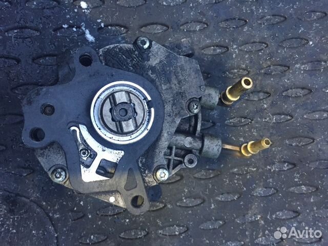 Вакуумный насос на Range Rover Sport, 3.0л, 245 л Вакуумный насос на Range Rover Sport, 3.0л, 245 л