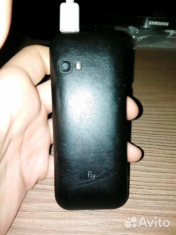 Телефон Fly