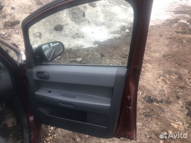 Дверь передняя правая на Mitsubishi Colt Дверь передняя правая на Mitsubishi Colt