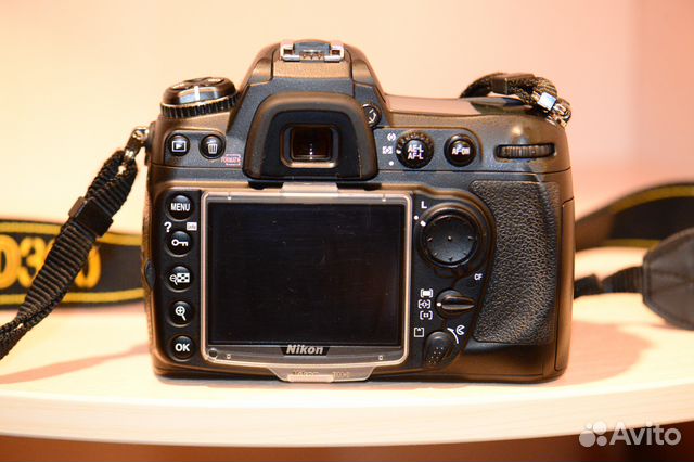 Nikon D300 + MB-D10