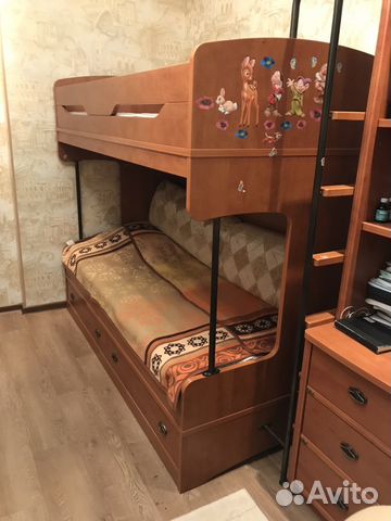 Кровать двухьярусная