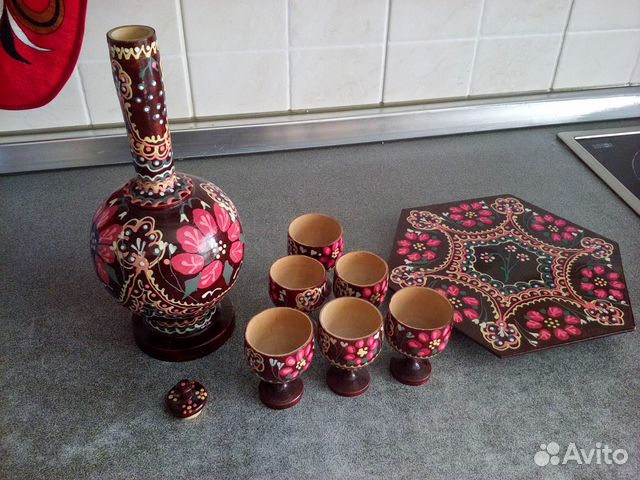 Графин с рюмками на подносе дерево роспись СССР Графин с рюмками на подносе дерево роспись СССР