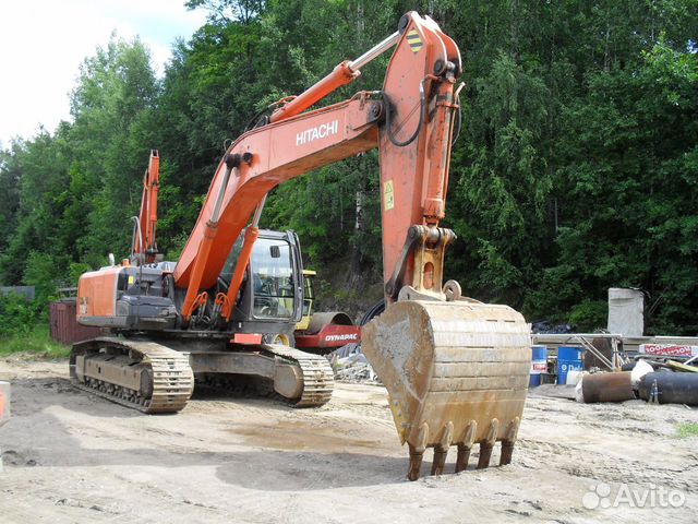 Hitachi ZX 330LC.2011г. Гусеничный экскаватор
