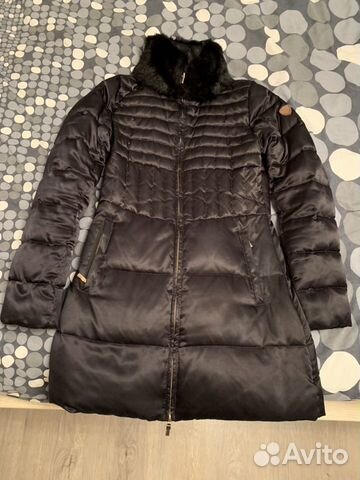 Пуховик Emporio Armani с воротом из меха кролика Пуховик Emporio Armani с воротом из меха кролика