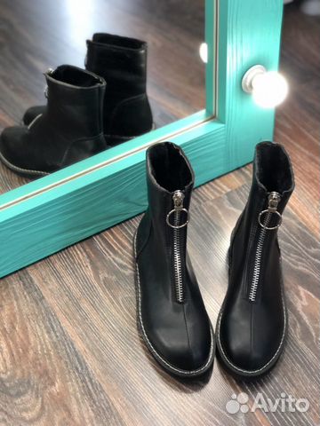 Ботинки демисезонные на молнии черные