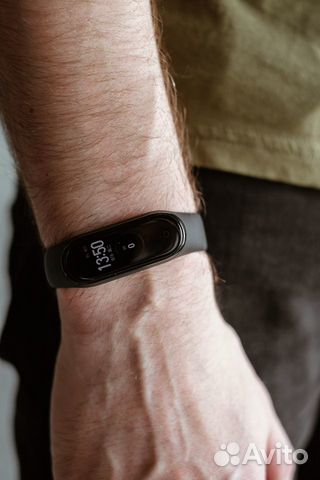 Xiaomi Mi Band 4 (Оригинал) Xiaomi Mi Band 4 (Оригинал)