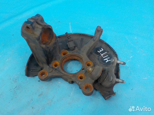 Поворотный кулак передний правый Тигуан, Джета