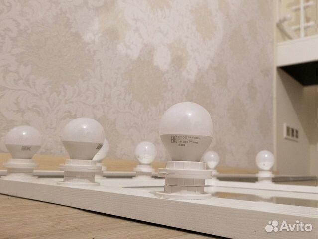 Гримёрное зеркало белое Гримёрное зеркало белое