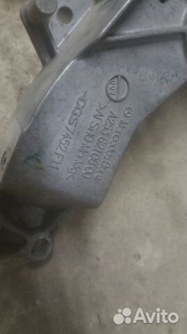 Кронштейн левый телевизора Mercedes W213 W238 W253