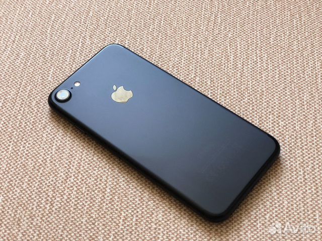 iPhone 7 чёрный матовый iPhone 7 чёрный матовый
