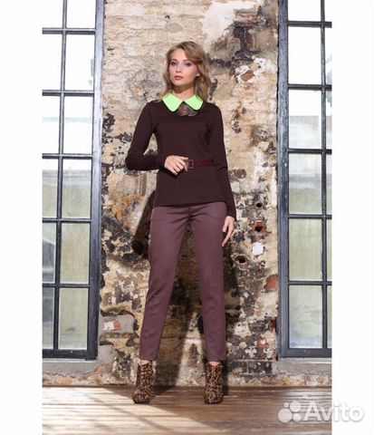 Джемпер стильный с акцентным воротничком