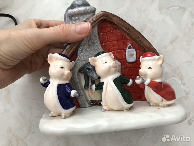 Музыкальная игрушка статуэтка три поросенка