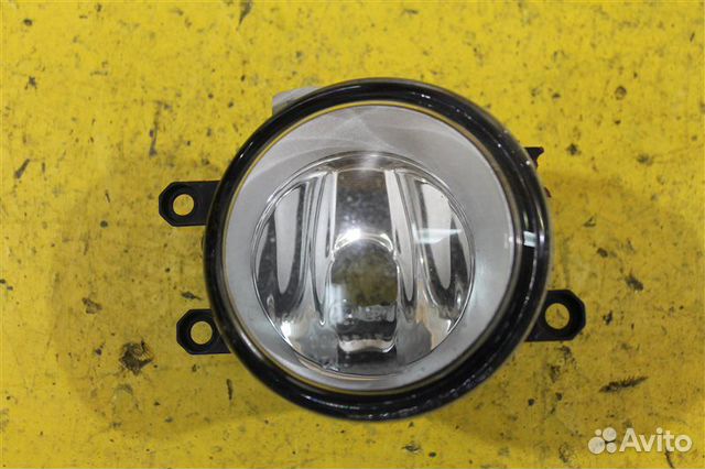 Фара противотуманная передняя левая Toyota