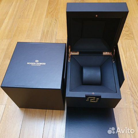 Коробка Roger Dubuis для часов нового образца Коробка Roger Dubuis для часов нового образца