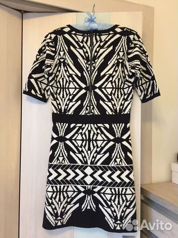 Платье Byblos новое Платье Byblos новое