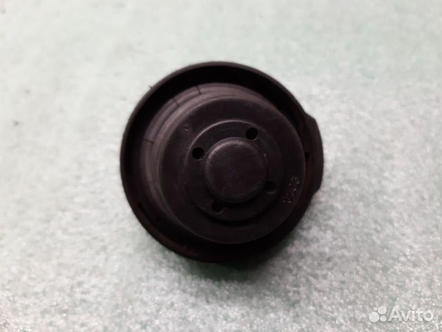 Крышка топливного бака Volvo S60 Крышка топливного бака Volvo S60