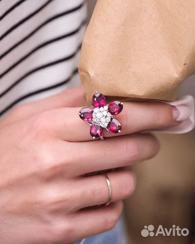 Van Cleef & Arpels Hawaii Collection Ring Van Cleef & Arpels Hawaii Collection Ring