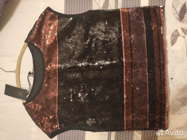 Новый топ Guess. S размер. Но и на XS тоже подойде