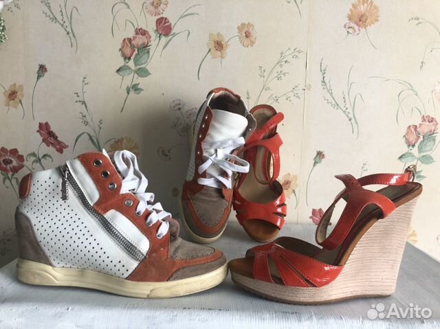 Кеды на танкетке и босоножки на платформе