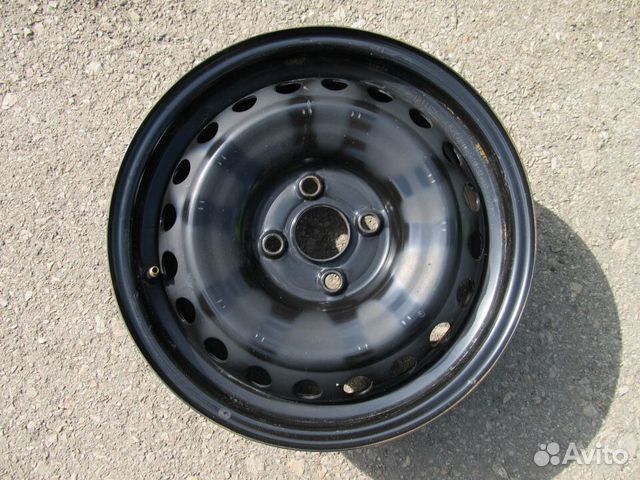 Диски оригинал R15 на Hyundai Solaris / Kia Rio Диски оригинал R15 на Hyundai Solaris / Kia Rio