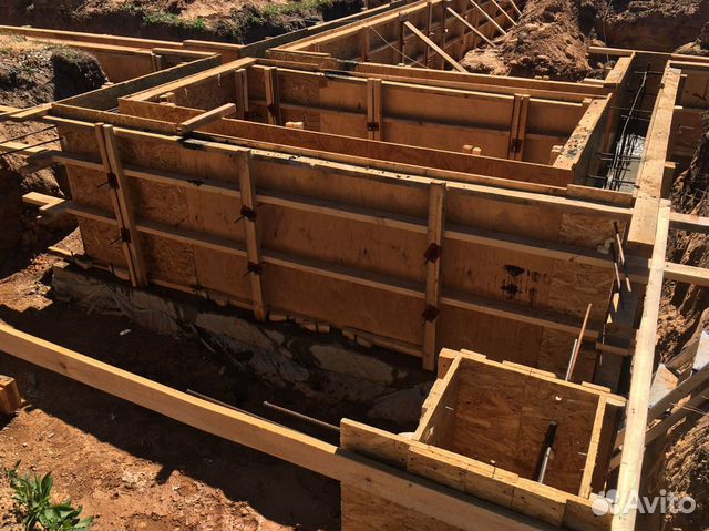 Сруб дома и бани