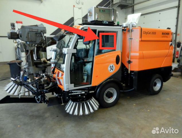 Стекло левое форточка на Bucher CityCat2020