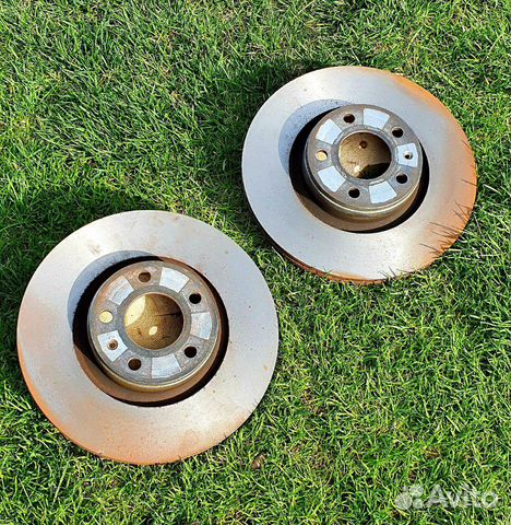 Продам 2 передних тормозных диска Audi A6 2006г