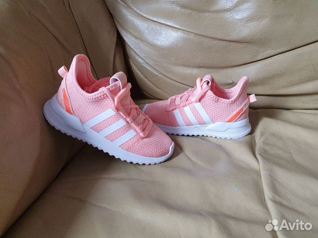 Кроссовки Adidas новые детские 27 р Кроссовки Adidas новые детские 27 р