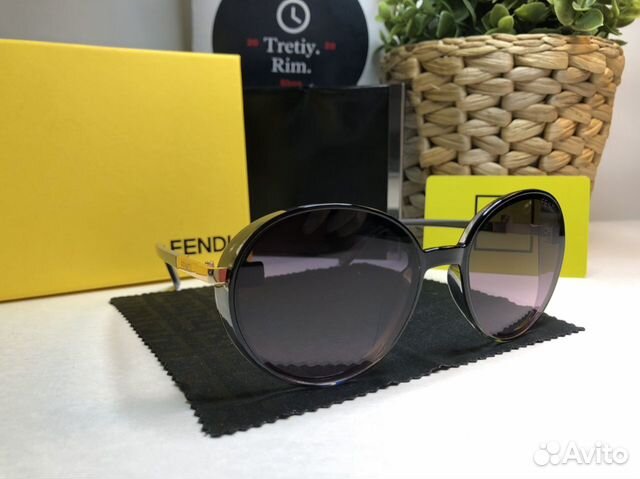 Женские солнцезащитные очки Fendi