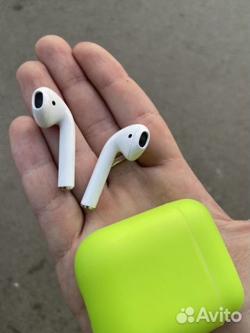 Airpods (2 поколение) Airpods (2 поколение)