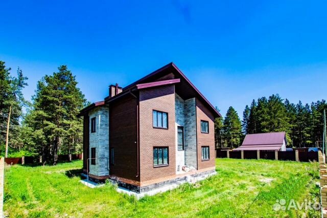 Коттедж 290 м² на участке 20 сот.