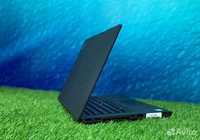 Ноутбук с FHD / IPS экраном