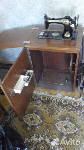Швейная машинка Зингер ножная